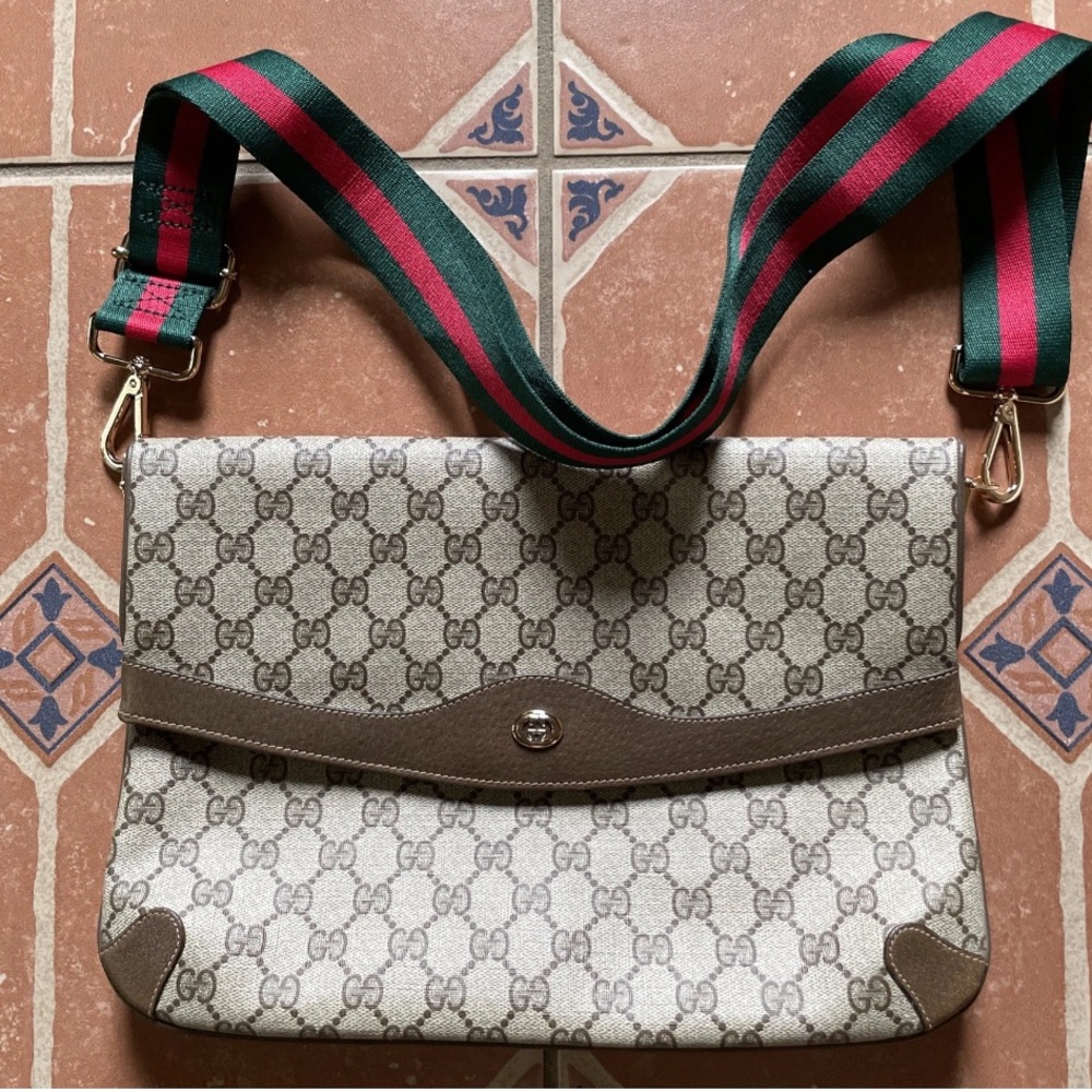 Gucci purse clutch/crossbody
